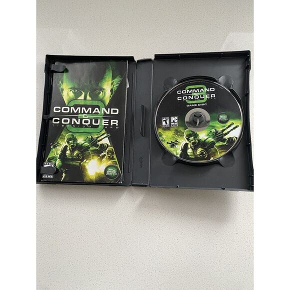 Command & Conquer 3: Tiberium Wars (PC, 2007) Complete In Box - Picture 2 of 3